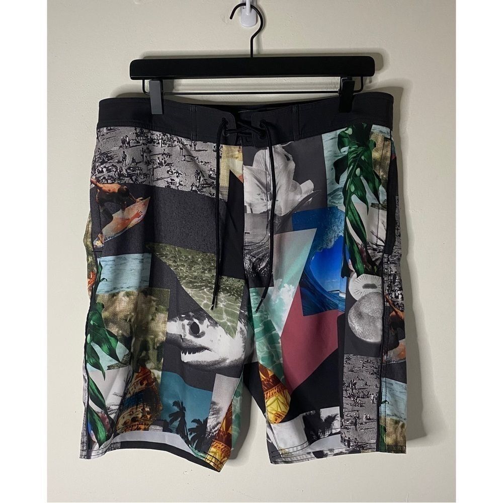 American Eagle Men’s Board Shorts Size L